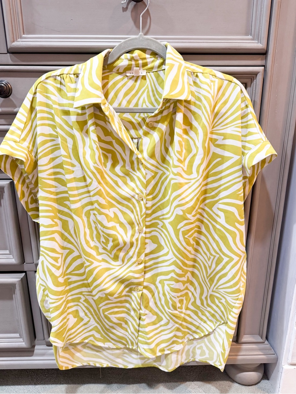entro Lime and White Zebra-Print Short Sleeve Button Front Top